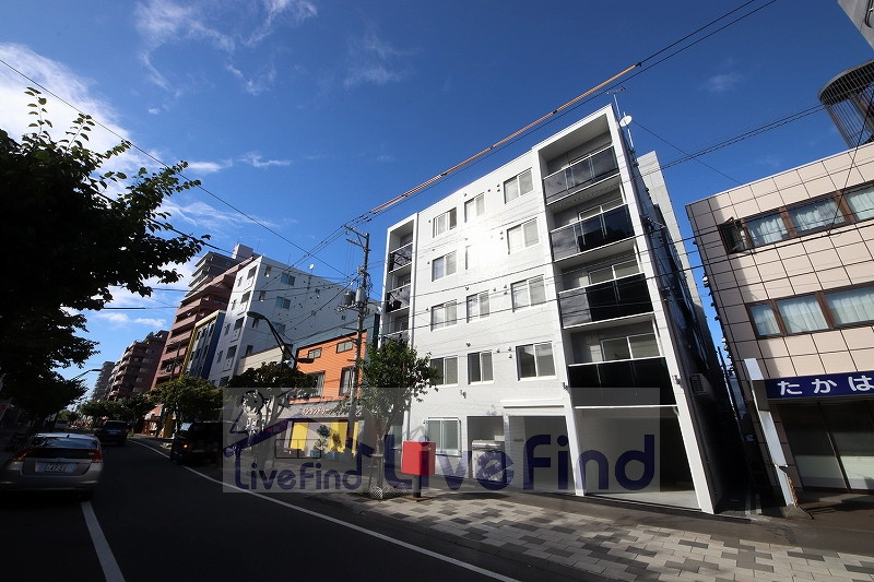 札幌市白石区本郷通のマンションの建物外観