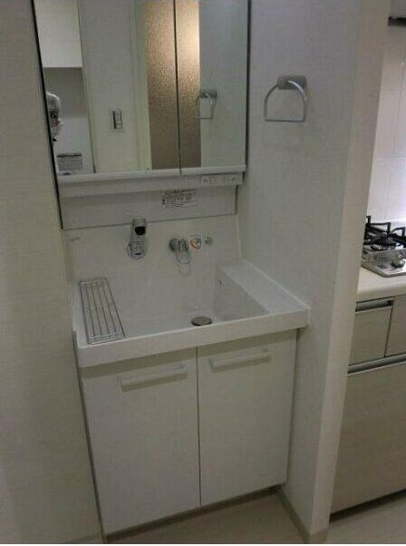 洗面設備　＊同物件、別部屋になります