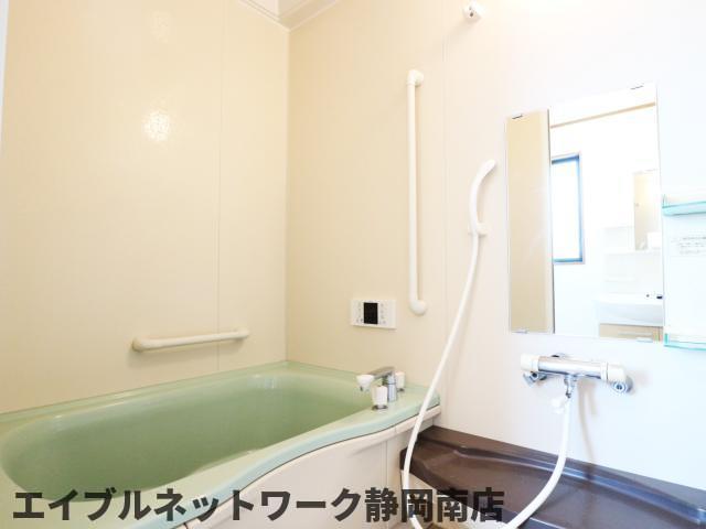 バス・シャワールーム　日々の疲れを癒すお風呂付です