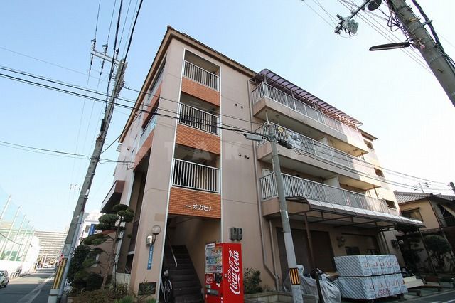 守口市京阪本通のマンションの建物外観