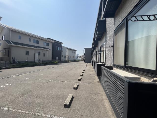 駐車場　エントランス