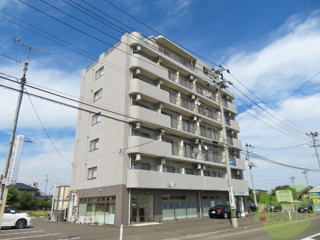 仙台市青葉区愛子中央のマンションの建物外観