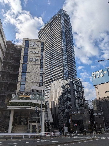 【THE YOKOHAMA　FRONT　TOWERの建物外観】