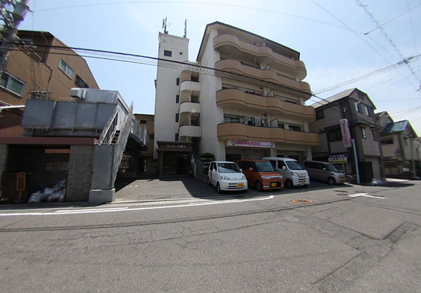 岸和田市春木本町のアパートの建物外観