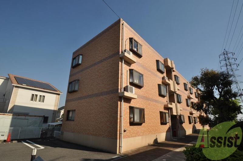 神戸市西区玉津町二ツ屋のマンションの建物外観