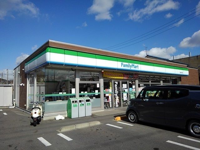 【尾道市吉和町のアパートのコンビニ】