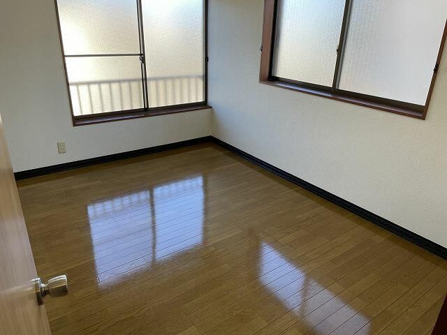 コーポシャルマンの居間写真