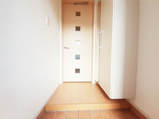 ブライト堤根Aの玄関写真