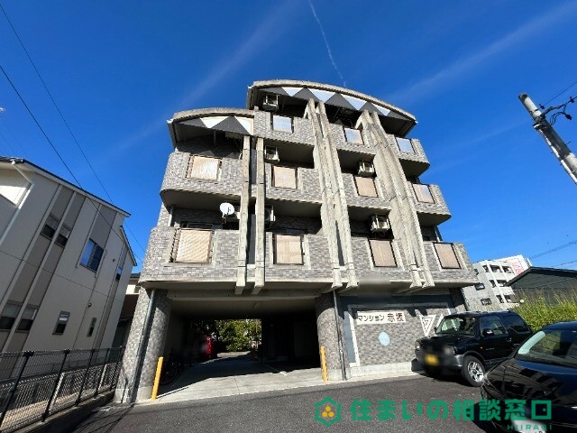 【岡崎市上和田町のマンションの建物外観】