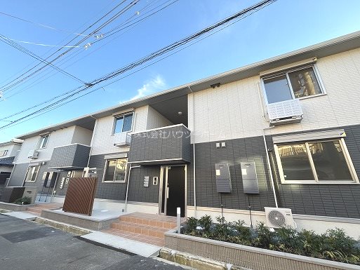 城陽市富野のアパートの建物外観