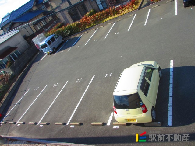 【三井郡大刀洗町大字高樋のアパートの駐車場】