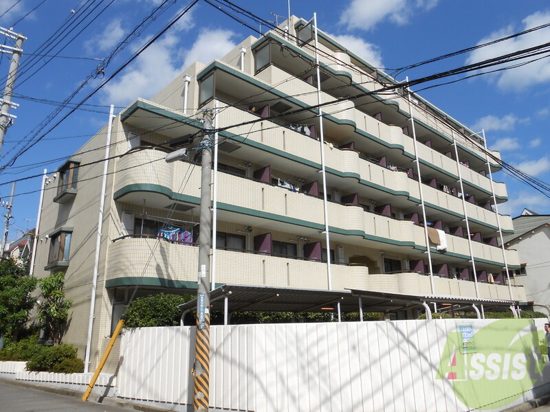 【神戸市灘区岩屋中町のマンションの建物外観】