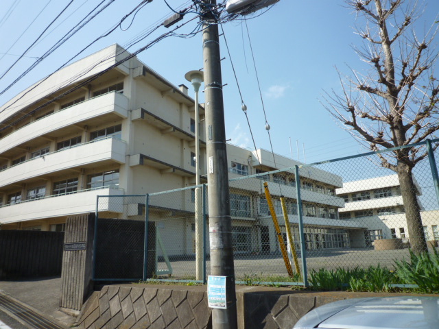 【しあわせ野45号棟の小学校】