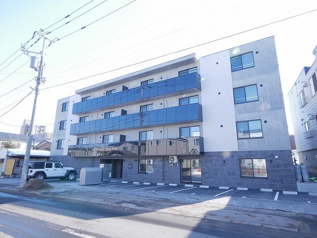 建物外観　福住はバスターミナルもあり、都心まで地下鉄10分圏内♪