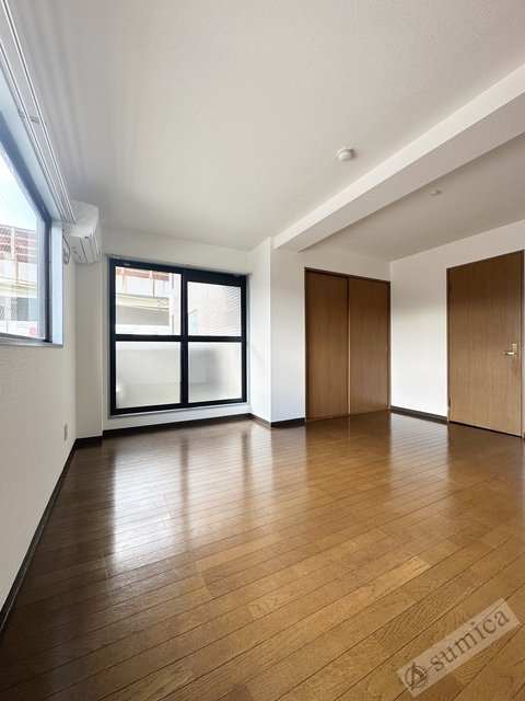 居室・リビング　広々１１帖・レイアウト自由自在です♪♪