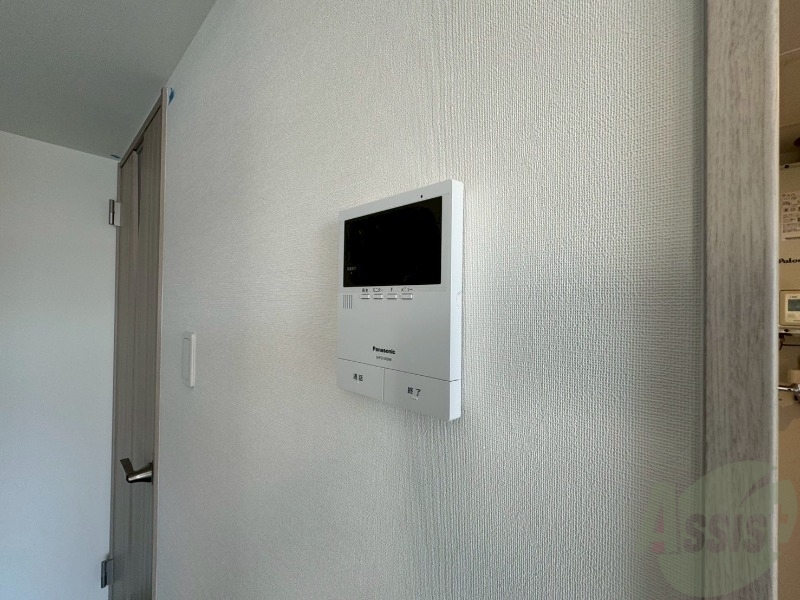 セキュリティ　ＴＶモニター付インターホンです。来客者の顔が見えるので安心！