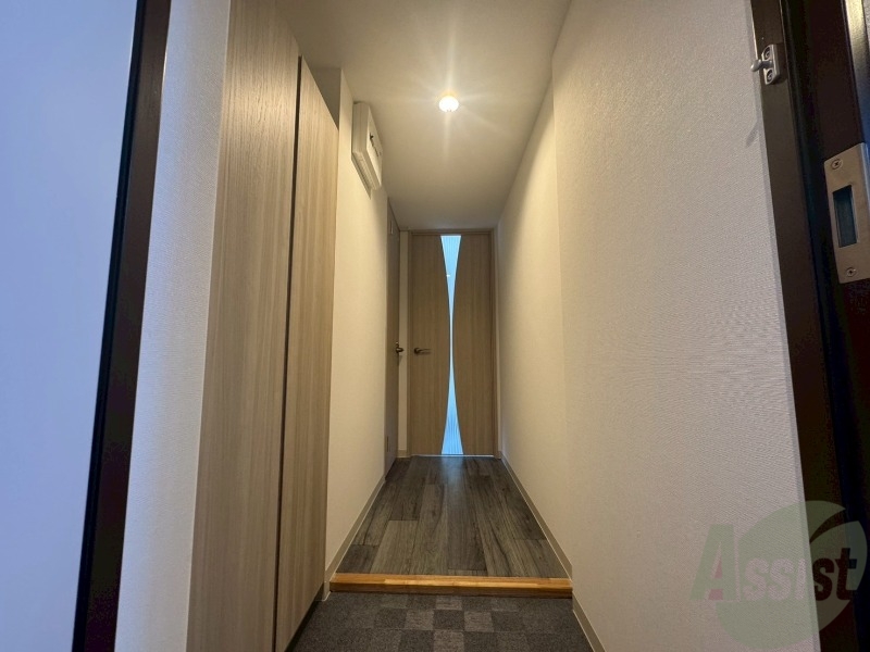 玄関　玄関の様子です。明るい印象ですね。気分もあがりそう。