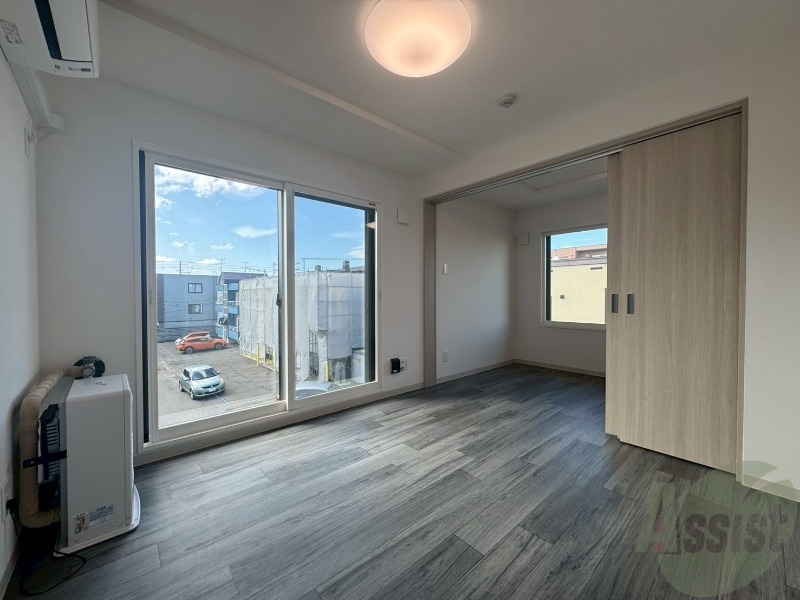 居室・リビング　広くてキレイなお部屋が広がっていて、充実した生活が送れそう。