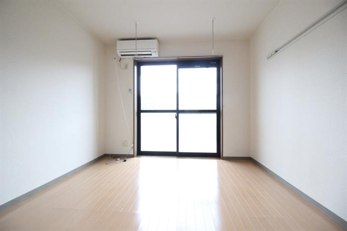 居室・リビング　鉄筋造りのマンションなので遮音性高いです！！