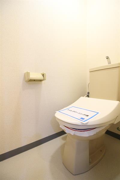 トイレ　水周り広々しています。