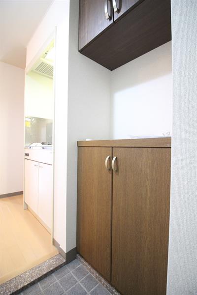 玄関　靴箱もあるのでスッキリ収納できます。