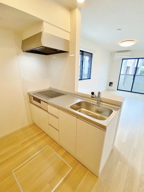 キッチン　★システムIHキッチングリル付き/３口コンロ★