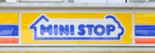 コンビニ　ミニストップ（コンビニ）まで852m