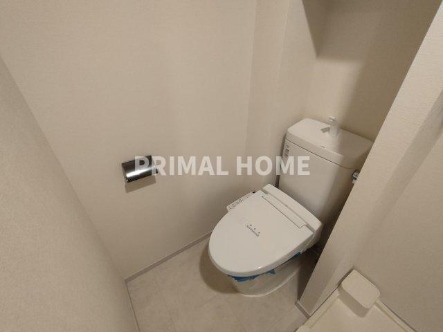 トイレ　温水洗浄便座です。