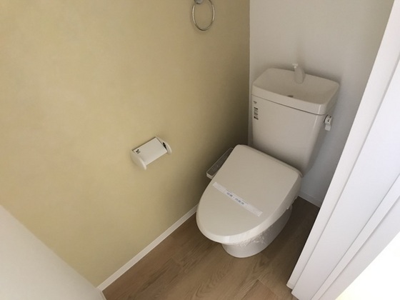 トイレ　※他号室の写真です