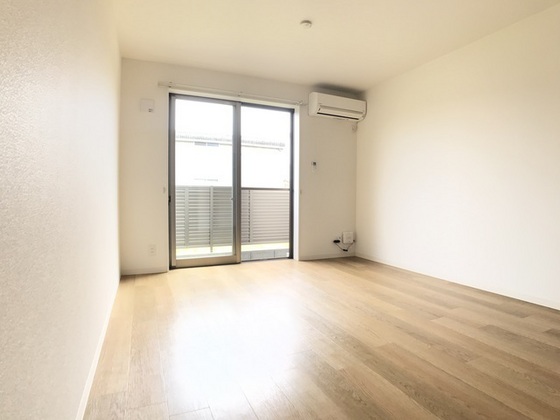 居室・リビング　※他号室の写真です