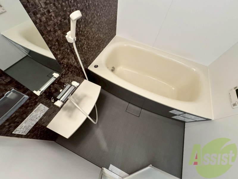 バス・シャワールーム　お風呂になります。一日の疲れを癒してくださいね。