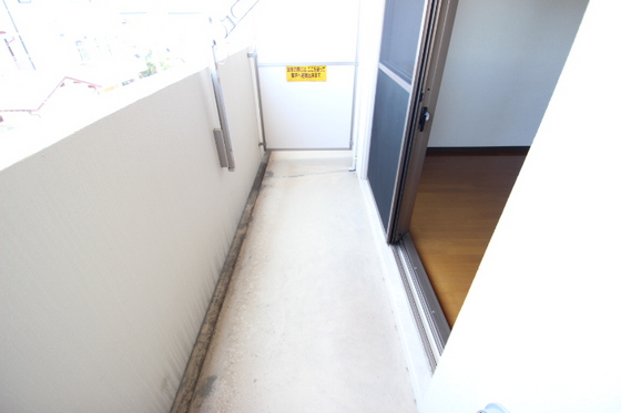 バルコニー　別部屋の写真です。