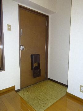 プラットホーム川端通り　玄関　玄関内