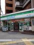 コンビニ　ファミリーマート（コンビニ）まで214m