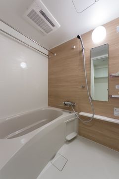 バス・シャワールーム　ゆったり過ごせるお風呂です