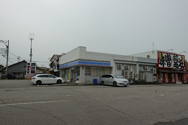 コンビニ　ローソン（コンビニ）まで848m