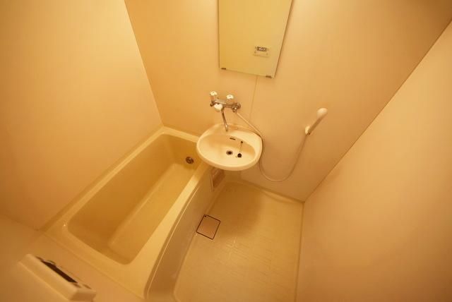 バス・シャワールーム　★追い焚き機能付き★