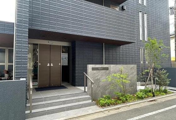 セキュリティ　オートロック・防犯カメラ付のエントランス♪