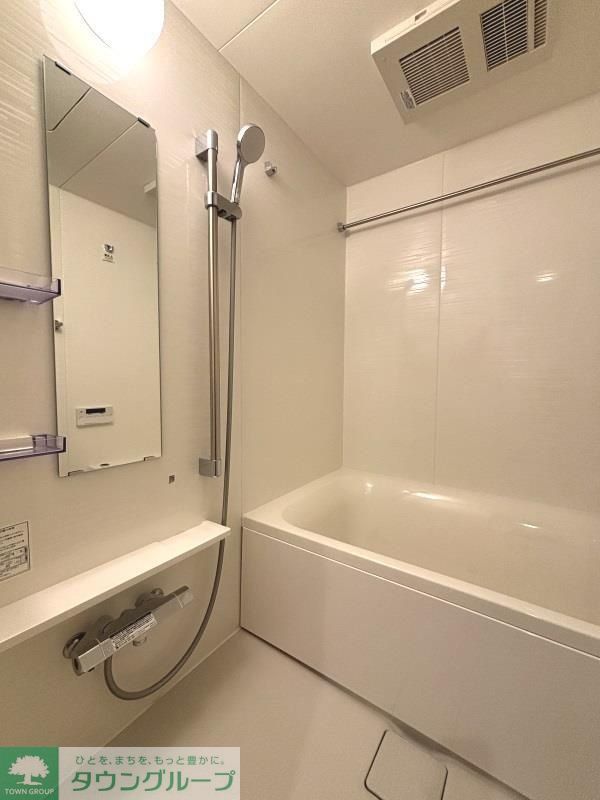 バス・シャワールーム　お問合せは(株)タウンハウジング東京へ