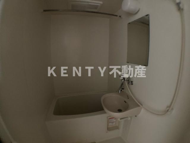 バス・シャワールーム　落ち着いた空間のお風呂です