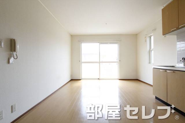 居室・リビング　広々としたリビング。