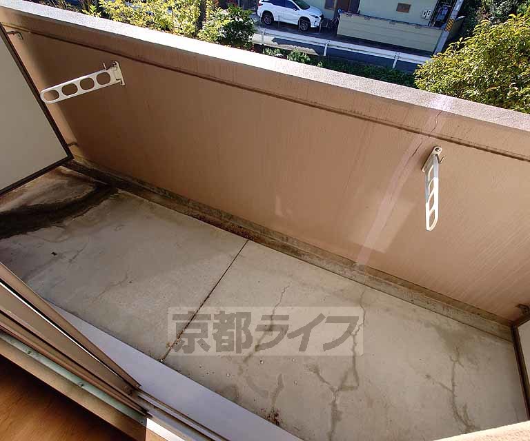 バルコニー　ゆとりのあるベランダです。