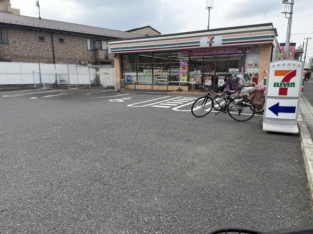 コンビニ　セブンイレブン春日部粕壁東5丁目店（コンビニ）まで205m