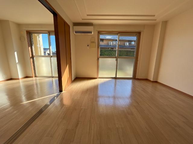 居室・リビング　リビング