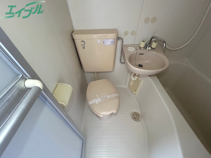 トイレ　別部屋参考写真です。