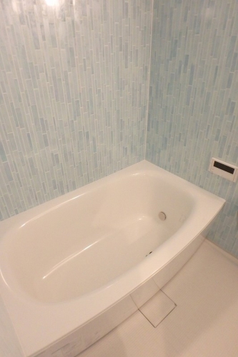 バス・シャワールーム　他物件参考画像。建具・壁・床色は異なります。現況優先。