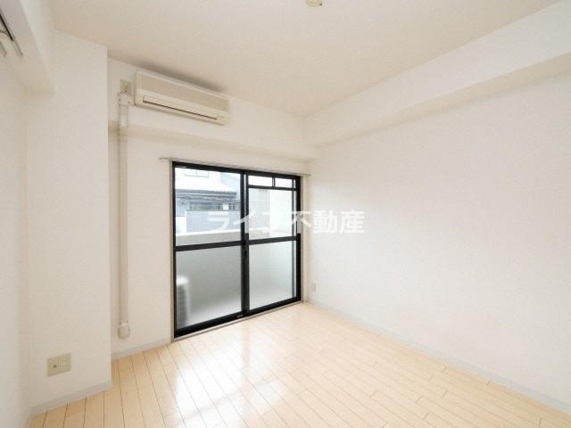 居室・リビング　ゆったり過ごせる居間です