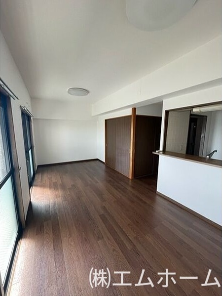 居室・リビング　LDK15帖　カウンターキッチン