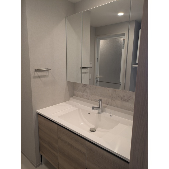 洗面設備　洗面化粧台