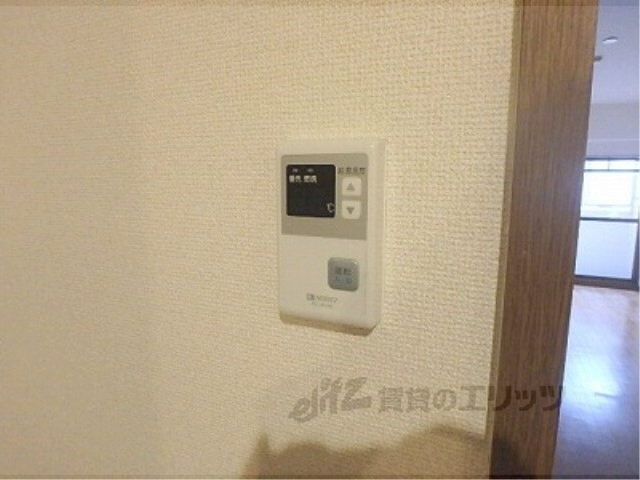 その他設備　給湯器リモコン